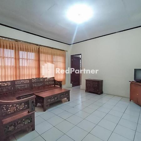 Pertiwi Village Redpartner Paragajen Ngoại thất bức ảnh